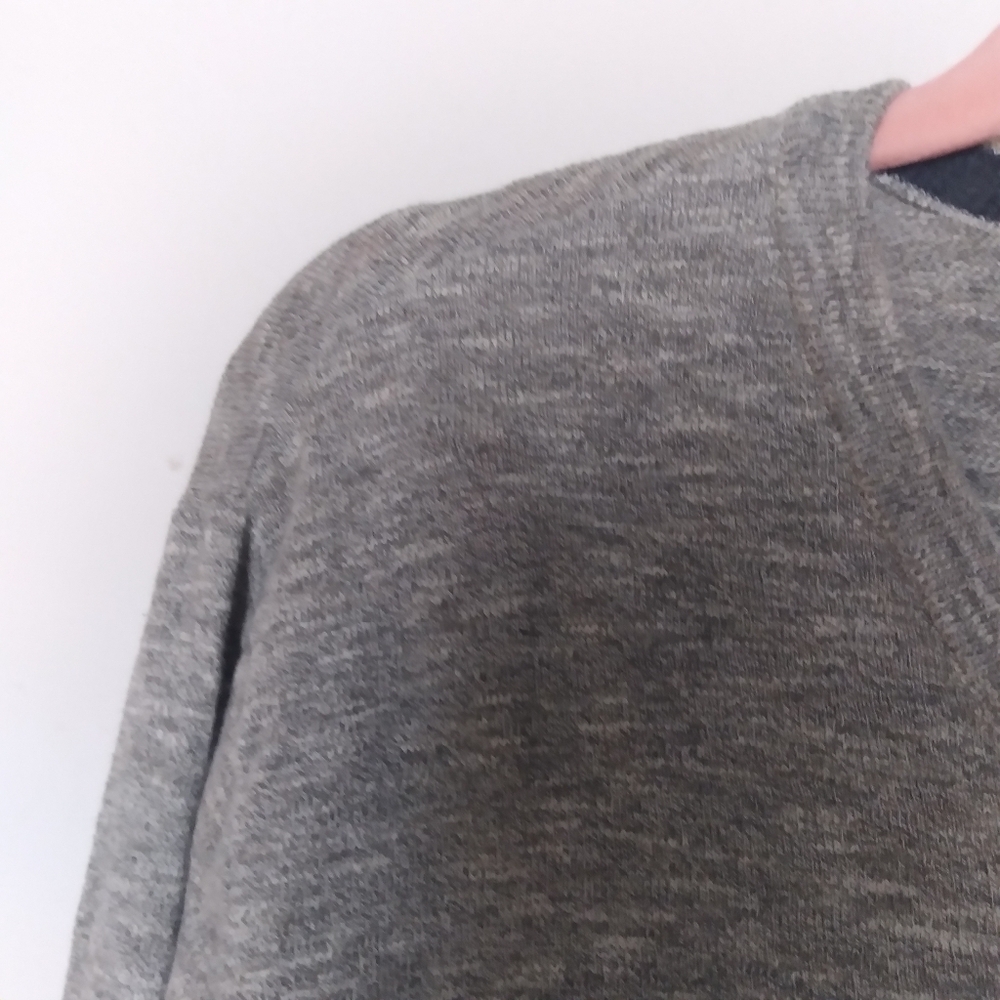 American Eagle Men's Classic Fit V Neck Cotton Sweater Size Medium - Picture 7 of 10